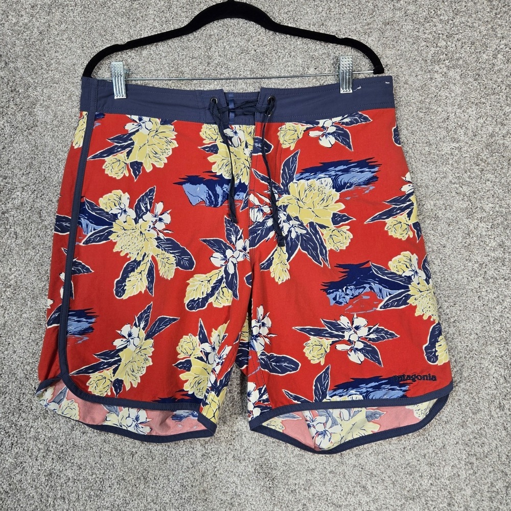 Patagonia Men Scallop Hem Stretch Wavefarer Boardshorts size 33 floral not lined